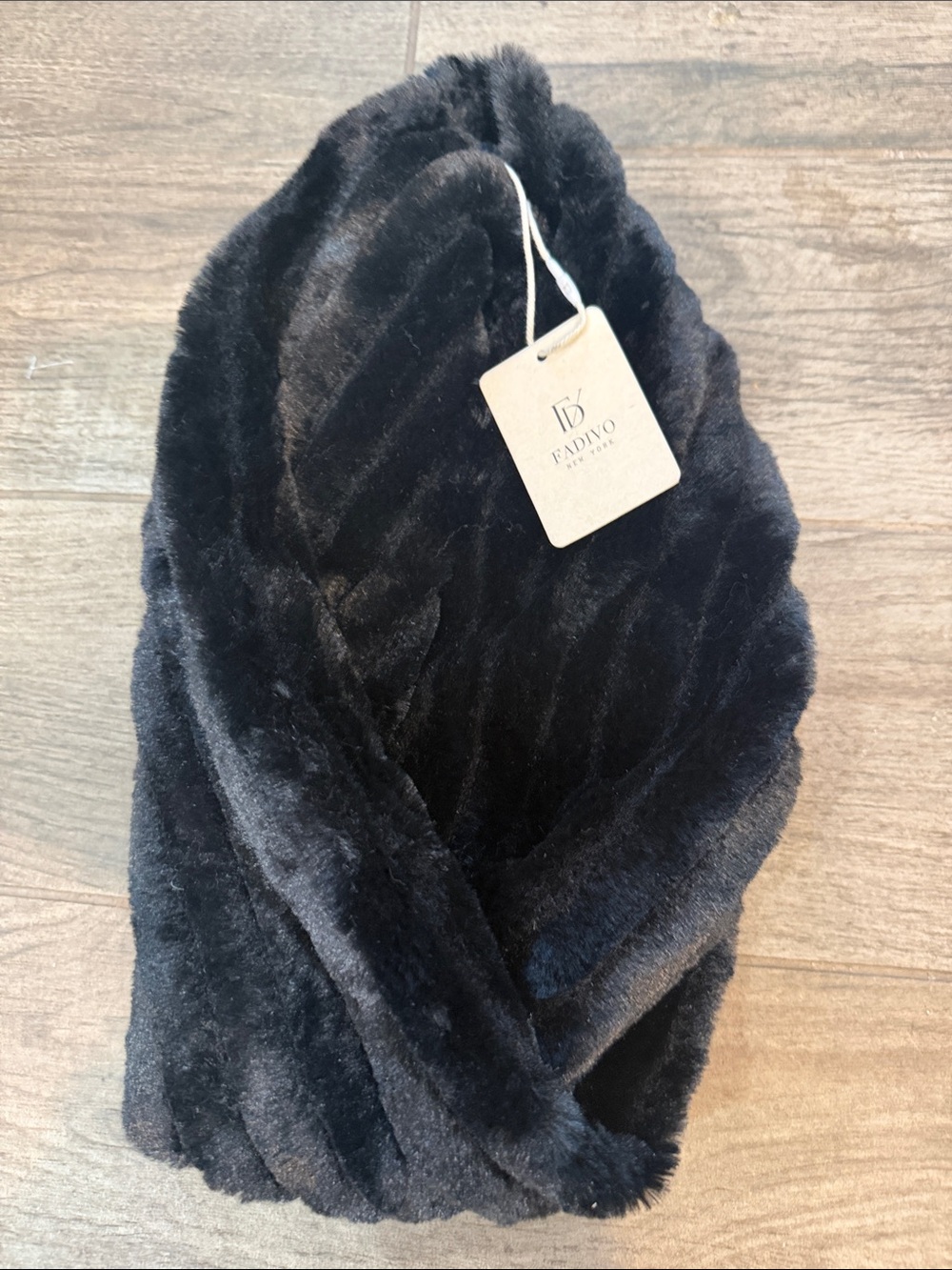 NWT Fadhvo Faux Fur Infinity Scarf